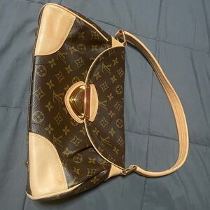 Louis button authentic bag and wallet lot of 3 all are real and authentic used